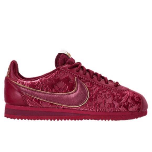 nike cortez velvet